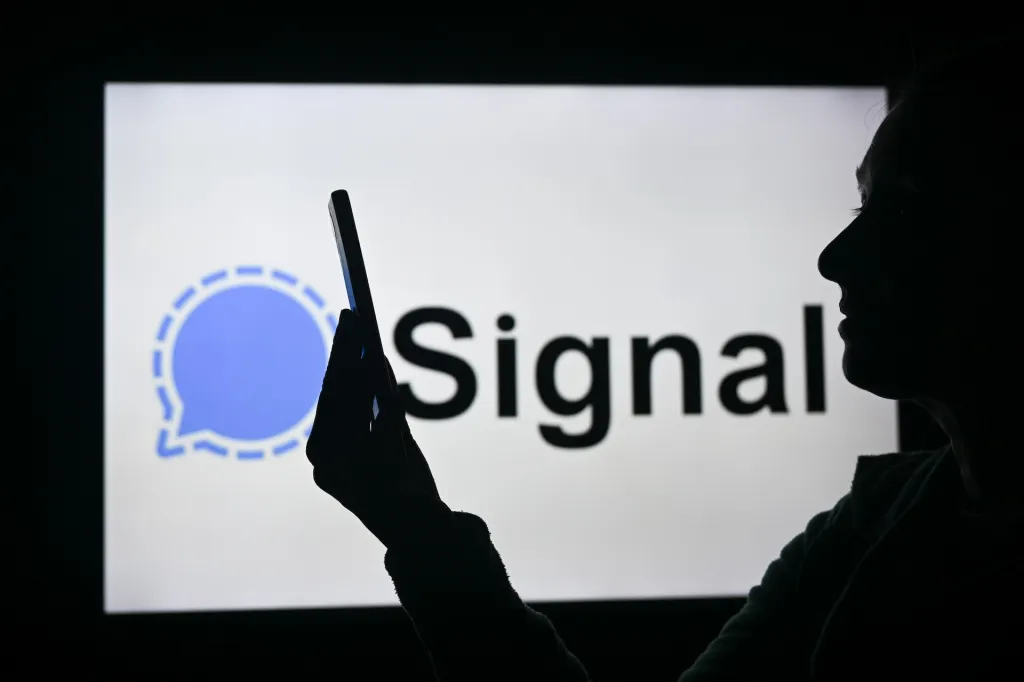 Signal customer acquisition